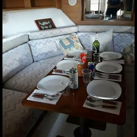 Barca Stormy Princess 300 Cv - 6 Posti Letto Bådhotel *